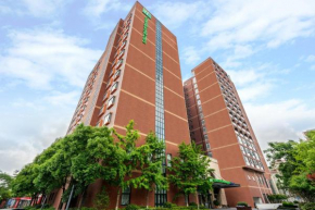 Отель Holiday Inn Express Shanghai New Jinqiao, an IHG Hotel  Шанхай